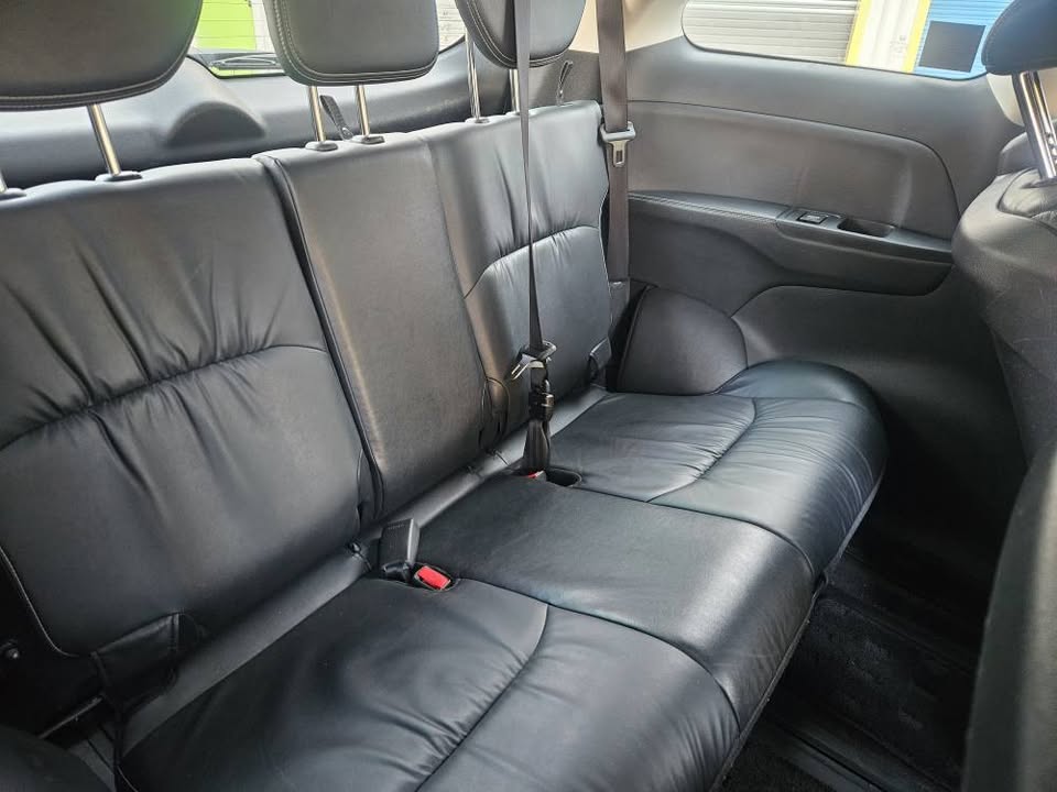 2015 Honda Odessey Vti- L Luxury 10.jpg